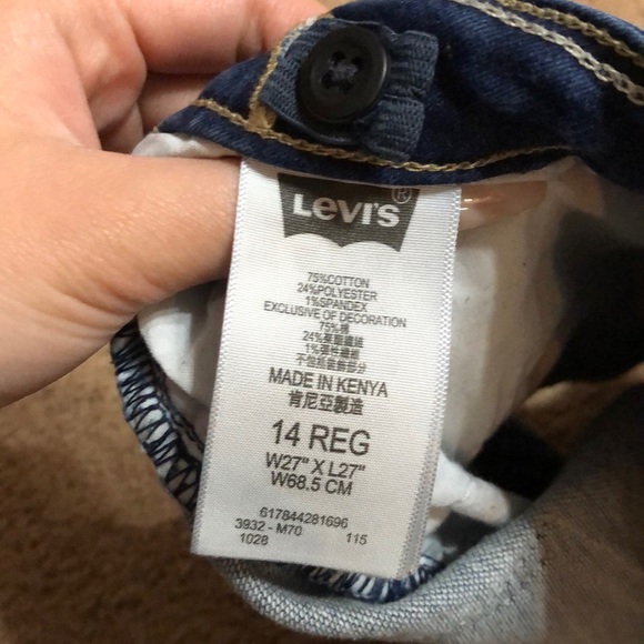 Kids Levi’s Jean Short - Picture 4 of 5